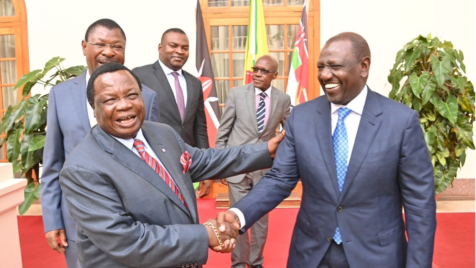 File image of Francis Atwoli and President William Ruto.